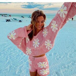 Pink daisy autumn two piece knitted set size Sm/med